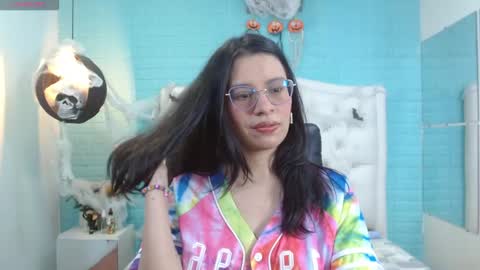 Caty online show from 10.20.25