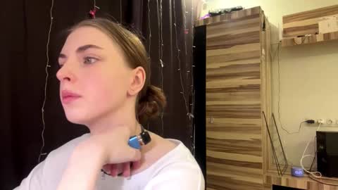 Polly online show from 03.04.26