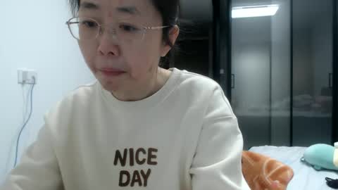 Snapshot of cbz112233 chatting on 12.13.24 ANNYANNY online show from 12.13.24