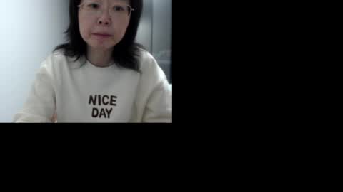 Snapshot of cbz112233 chatting on 12.18.24 ANNYANNY online show from 12.18.24