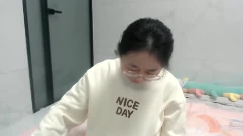 Snapshot of cbz112233 chatting on 01.04.25 ANNYANNY online show from 01.04.25