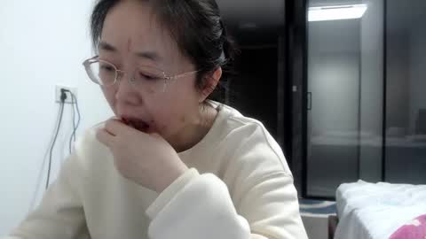 Snapshot of cbz112233 chatting on 03.05.25 ANNYANNY online show from 03.05.25