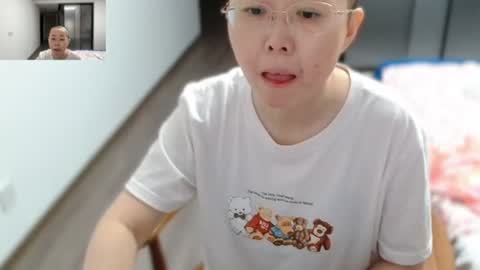 Snapshot of cbz112233 chatting on 06.21.26 ANNYANNY online show from 06.21.26