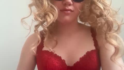 Snapshot of cclavender chatting on 02.17.26 Claire online show from 02.17.26