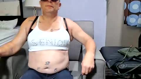 Snapshot of cd4026969 chatting on 09.13.25 C.d slut4u online show from 09.13.25