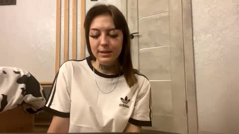 Snapshot of cecilyrolek chatting on 02.18.26 Gloria online show from 02.18.26