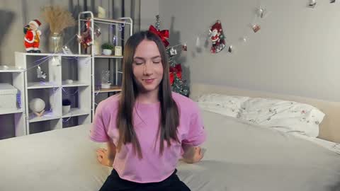 Josie Manesi online show from 01.09.25