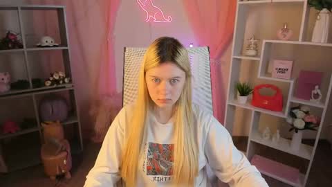 Snapshot of celestinemauriac chatting on 04.21.26 your cute kitty online show from 04.21.26