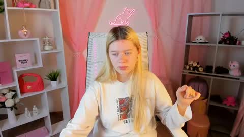 Snapshot of celestinemauriac chatting on 04.24.26 your cute kitty online show from 04.24.26