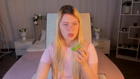 Snapshot of celestinemauriac chatting on 05.27.26 your cute kitty online show from 05.27.26