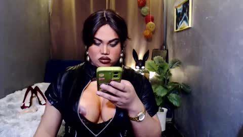 cellinekittcumerr online show from 11.15.25