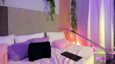 Hello guys my name is Sofi and Lizzie and  Vanessa online show from 04.22.26