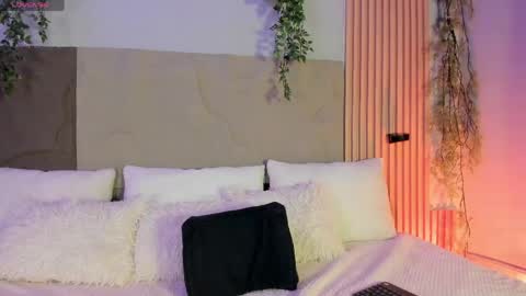 Hello guys my name is Sofi and Lizzie and  Vanessa online show from 04.30.26