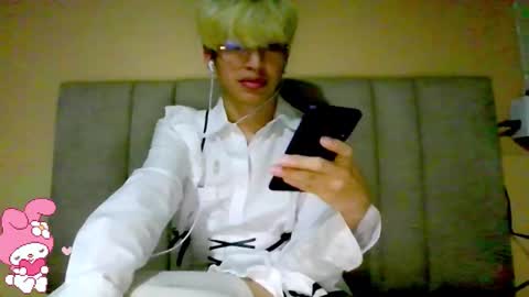 Snapshot of cerecitauwu chatting on 10.05.25 Cherry online show from 10.05.25