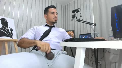 Snapshot of cesar_dant chatting on 05.20.26 Cesar online show from 05.20.26