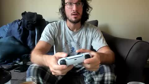 Snapshot of chadpowerz chatting on 03.02.26 Lydong online show from 03.02.26