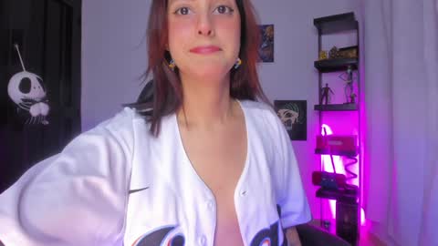 Snapshot of chaeyoong chatting on 01.06.25 chaeyoong online show from 01.06.25