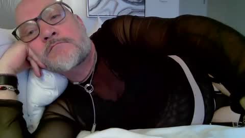 champagne online show from 01.30.25