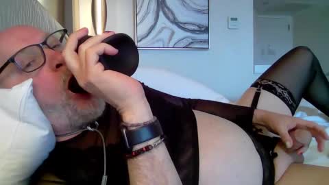 champagne online show from 01.30.25