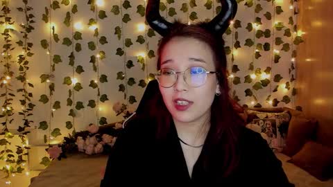 Snapshot of champions_babe chatting on 10.30.25 champions_babe online show from 10.30.25