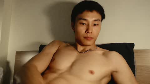 Snapshot of chan_pak chatting on 01.19.25 chan_pak online show from 01.19.25