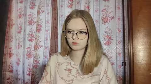 Lia online show from 03.17.26