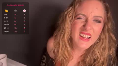 Snapshot of chanelmaxxx chatting on 01.09.26 ChanelMaxxx online show from 01.09.26