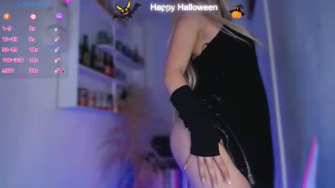 Snapshot of channel_blonde_a chatting on 10.31.25 channel_blonde_a online show from 10.31.25