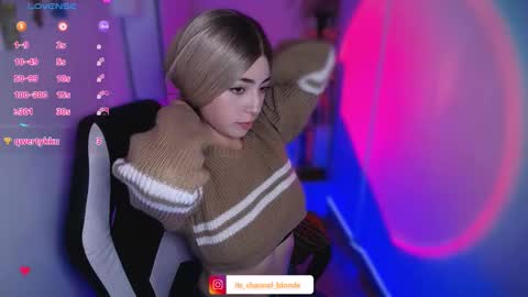 Snapshot of channel_blonde_a chatting on 11.27.25 channel_blonde_a online show from 11.27.25