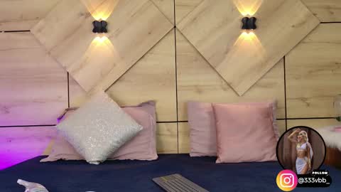 Snapshot of channelcrawford chatting on 11.05.25 ChannelCrawford online show from 11.05.25