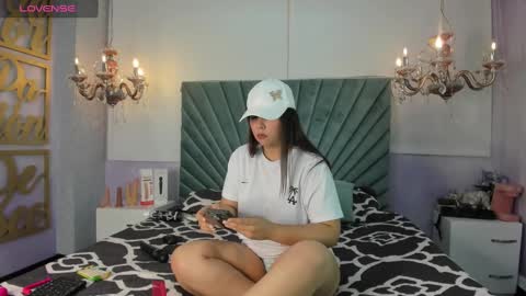 Snapshot of channeyprincess chatting on 01.07.25 Channey online show from 01.07.25