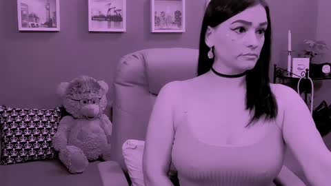 Snapshot of chantallovely chatting on 05.24.26 The Queen online show from 05.24.26