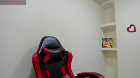 Snapshot of chantalvedette chatting on 07.17.26 online show from 07.17.26