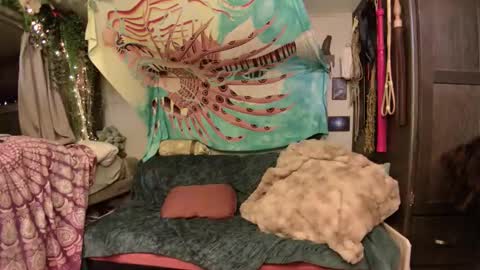 fish online show from 10.24.25