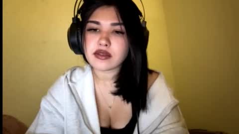 Snapshot of charalilleberg chatting on 12.16.25 Lola online show from 12.16.25