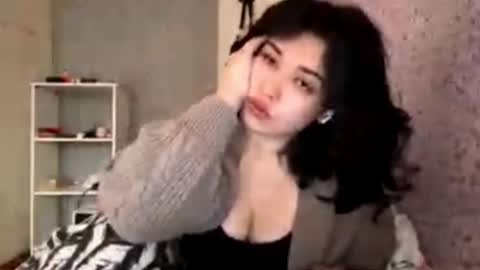 Snapshot of charalilleberg chatting on 12.21.25 Lola online show from 12.21.25