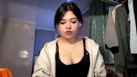 Snapshot of charalilleberg chatting on 01.19.26 Lola online show from 01.19.26