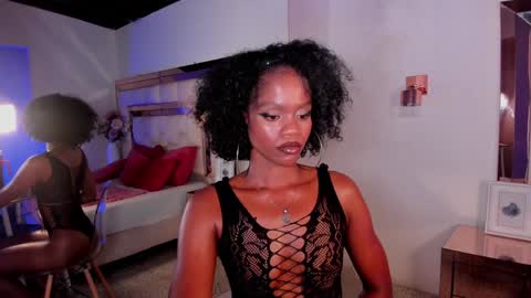 Snapshot of charis_hill chatting on 02.05.25 charis_hill online show from 02.05.25
