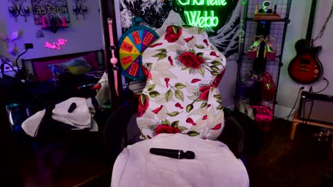 Snapshot of charlette_webb_xxx chatting on 12.17.24 Charlette Webb online show from 12.17.24