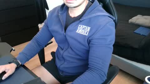 Snapshot of charliekkw chatting on 12.14.25 charliekkw online show from 12.14.25