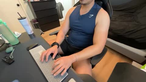 Snapshot of charliekkw chatting on 02.01.26 charliekkw online show from 02.01.26