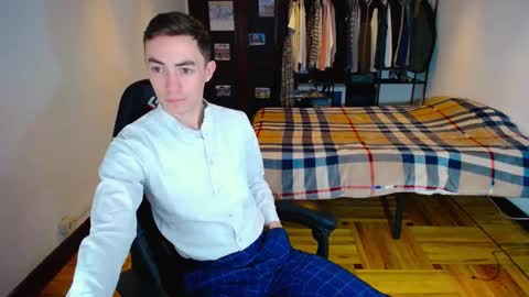 Snapshot of charlieseyer chatting on 02.02.25 carlos reyes online show from 02.02.25