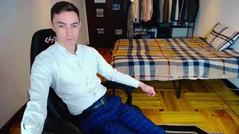 Snapshot of charlieseyer chatting on 02.02.25 carlos reyes online show from 02.02.25