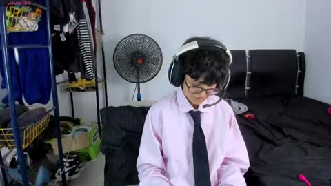 Snapshot of charlietaylorr__ chatting on 05.25.26 Charlie online show from 05.25.26
