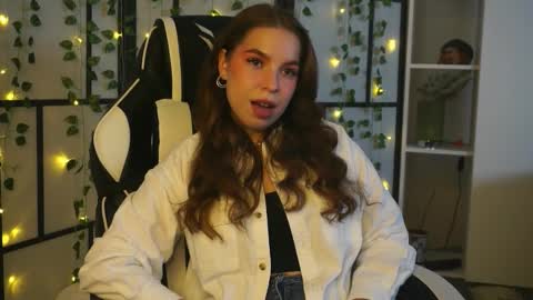 Dannie online show from 10.08.25