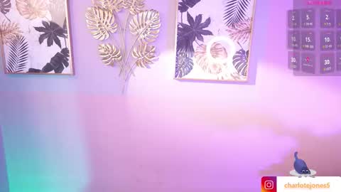 Snapshot of charloottee_1 chatting on 11.01.25 Char 3 Lets go for the 100 Thumb-Up online show from 11.01.25