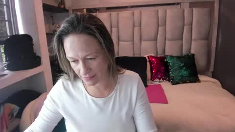 Charlot milf online show from 10.04.25