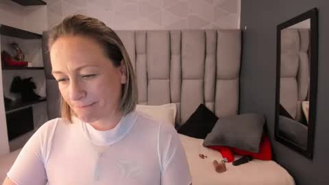 Charlot milf online show from 04.30.26