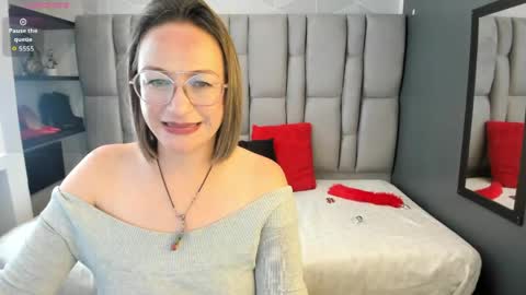 Snapshot of charlot_milf chatting on 06.03.26 Charlot milf online show from 06.03.26