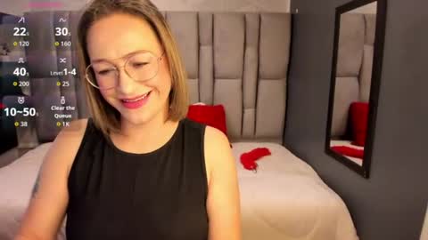 Snapshot of charlot_milf chatting on 06.12.26 Charlot milf online show from 06.12.26